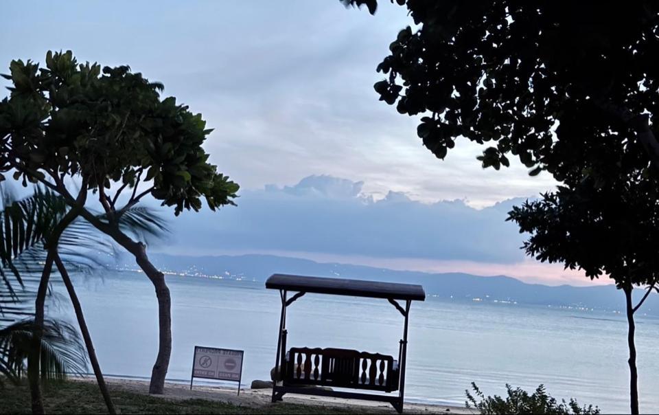 Phangan Beachside Villa *